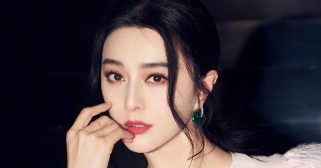 Pham Bang Bang, su nghiep dien anh quoc te va nhung tranh cai xung quanh